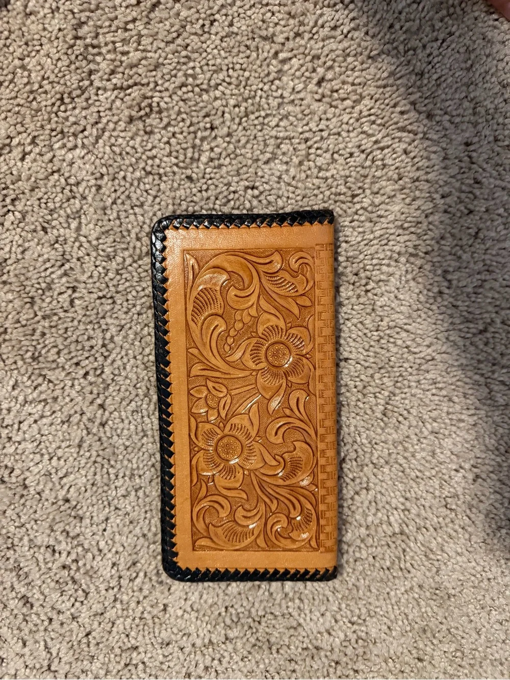 Vintage Hand Tooled Brown Leather Bifold Women’s Wallet w/ Zipper Pocket